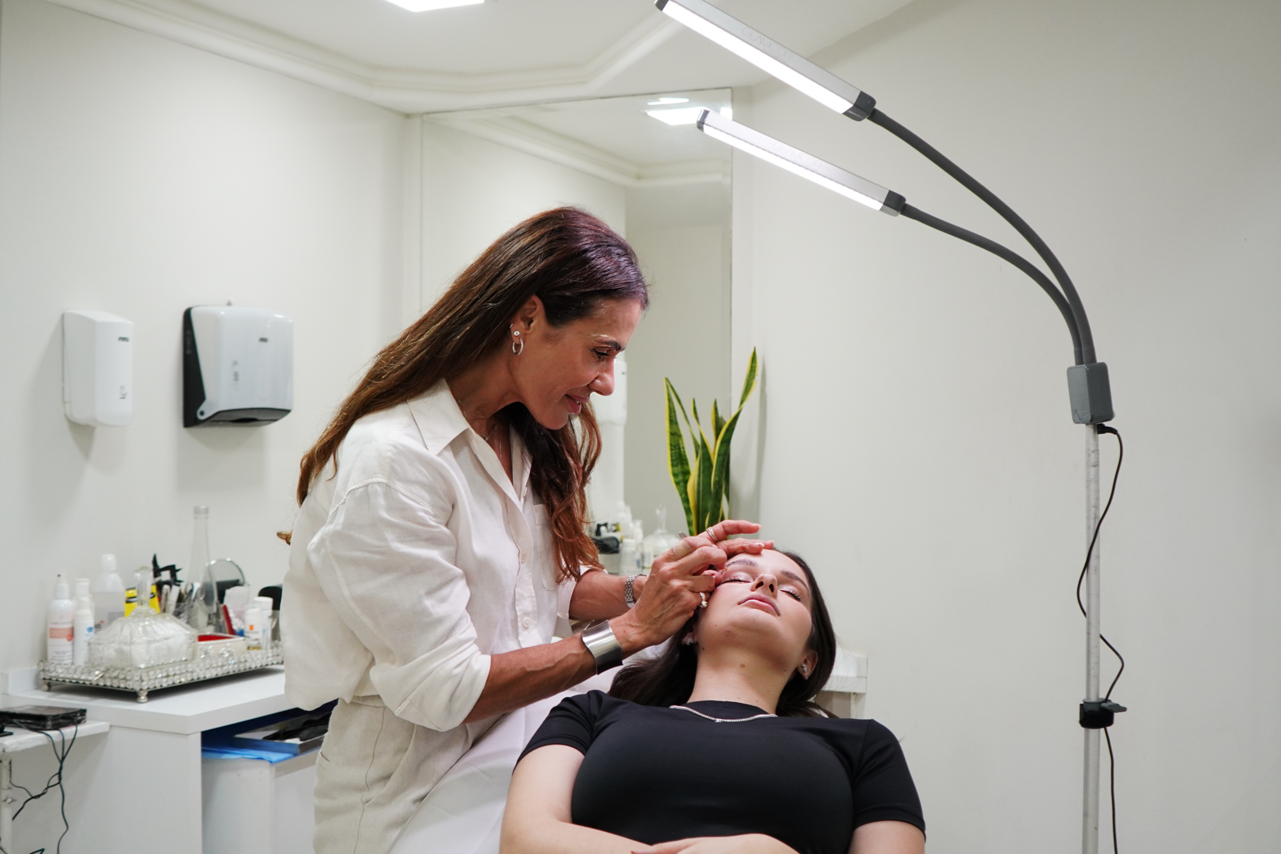Design de Sobrancelhas e Estética